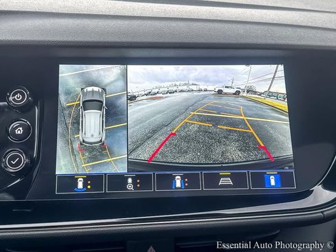 Used 2023 Buick Envision Avenir image 19