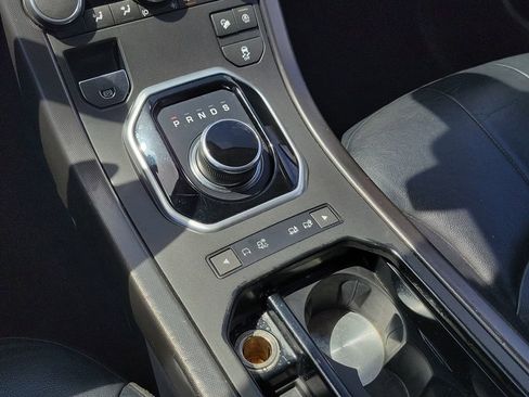 Used 2018 Land Rover Range Rover Evoque SE image 29