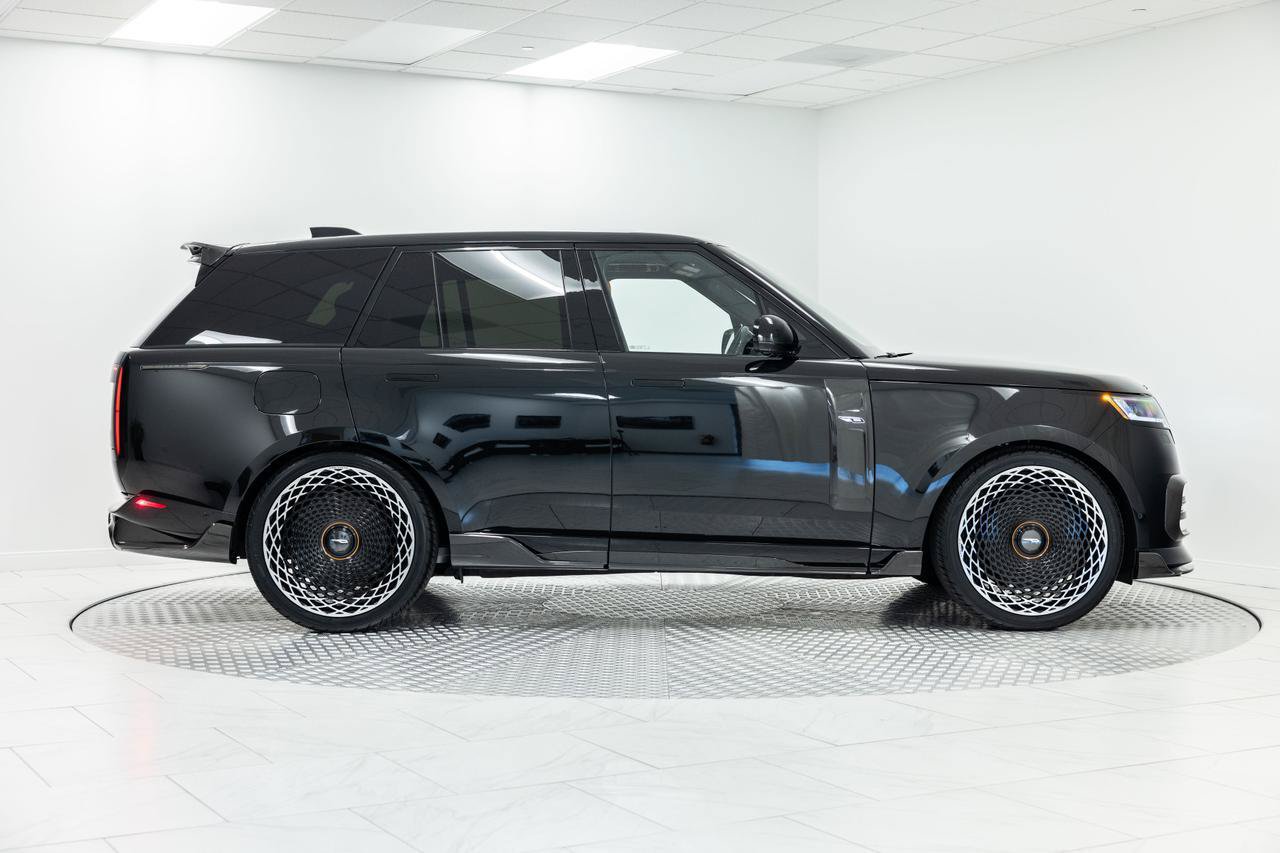 Used 2025 Land Rover Range Rover SE AWD/4WD image 6