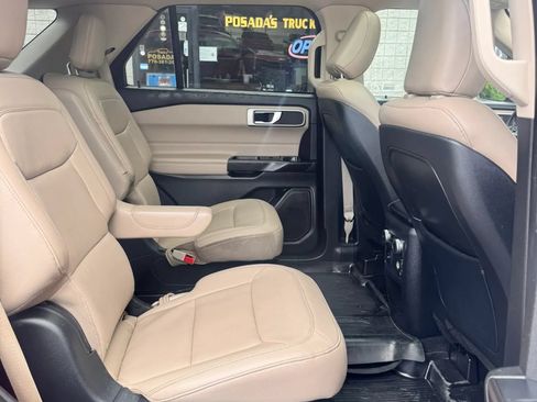 Used 2020 Ford Explorer XLT w/ Equipment Group 202A RWD image 32