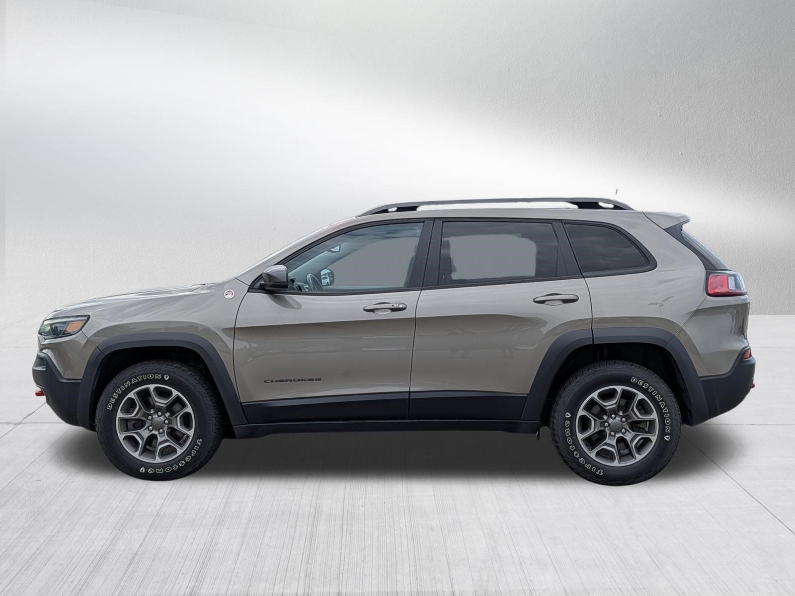 Used 2020 Jeep Cherokee Trailhawk w/ Cold Weather Group AWD/4WD image 4