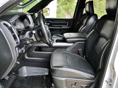 Used 2021 RAM 2500 Laramie w/ Night Edition image 23