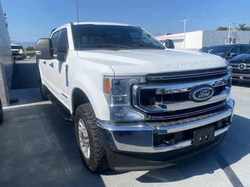 Used 2022 Ford F250 XLT AWD/4WD image 2