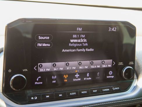 Used 2022 Nissan Rogue SL w/ SL Premium Package FWD image 5