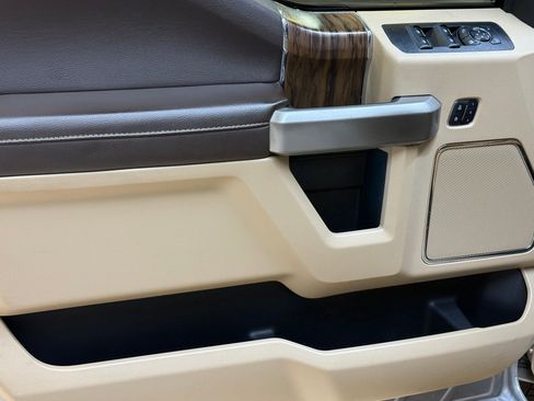 Used 2018 Ford F150 Lariat w/ Equipment Group 502A Luxury image 13