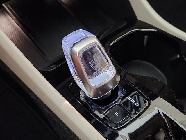 Certified 2026 Volvo XC40 B5 Plus w/ Protection Package Premier AWD/4WD image 20