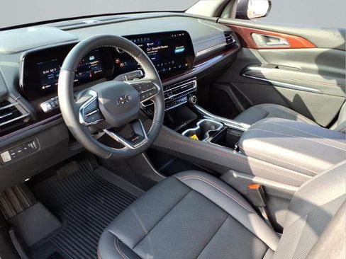 Used 2025 Chevrolet Traverse Z71 w/ Driver Confidence Package image 19