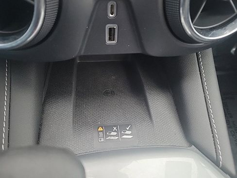 Used 2023 Chevrolet Blazer LT w/ Convenience Package image 11