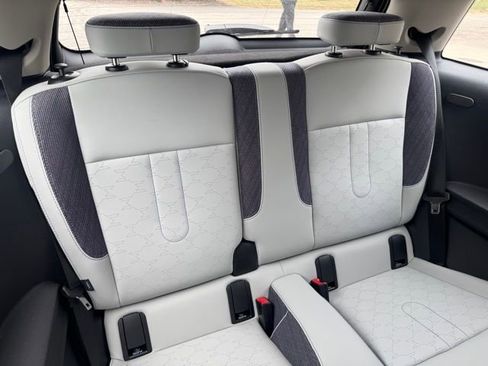 Certified 2025 MINI Cooper S image 9