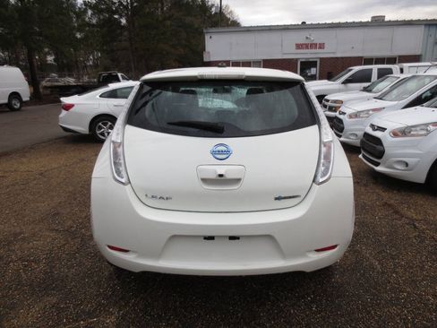Used 2016 Nissan Leaf SV image 5