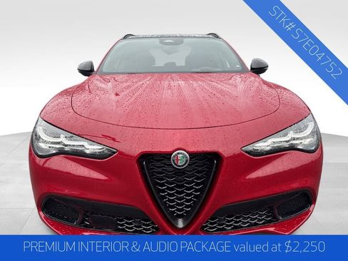 New 2025 Alfa Romeo Stelvio Sprint image 2