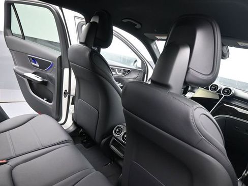 Used 2025 Mercedes-Benz GLC 300 image 16