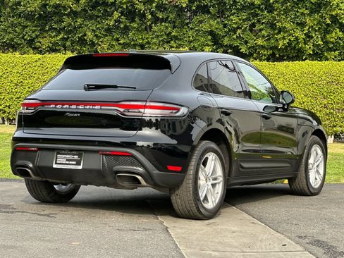 Used 2025 Porsche Macan image 8