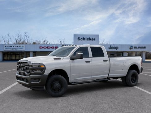New 2026 RAM 3500 Tradesman AWD/4WD image 33