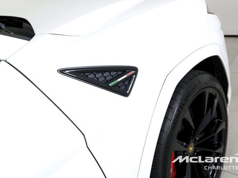 Used 2020 Lamborghini Urus AWD/4WD image 39