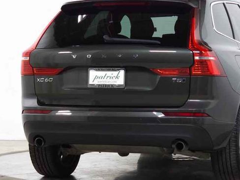 Used 2021 Volvo XC60 T5 Momentum w/ Advanced Package image 11