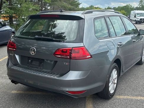 Used 2017 Volkswagen Golf S FWD image 3