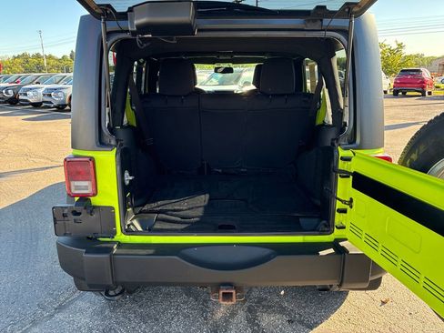 Used 2016 Jeep Wrangler Unlimited Sport w/ Quick Order Package 24S AWD/4WD image 16