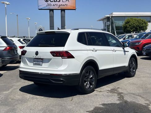 Certified 2023 Volkswagen Tiguan SE FWD image 25