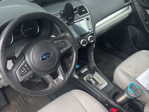 Used 2017 Subaru Forester 2.5i Premium image 4