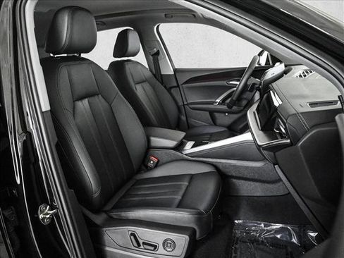Certified 2025 Audi Q5 Premium w/ Convenience Package AWD/4WD image 21