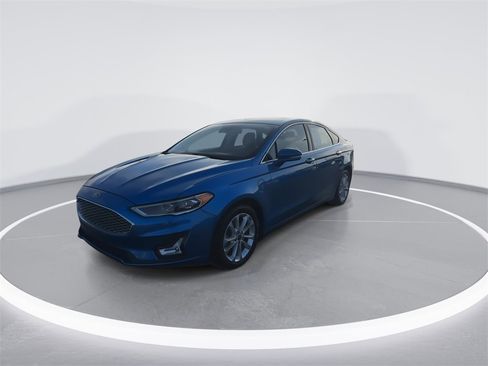 Used 2019 Ford Fusion Energi Titanium image 4