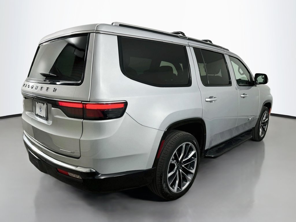 Used 2023 Jeep Wagoneer Series II w/ Premium Group I AWD/4WD image 5