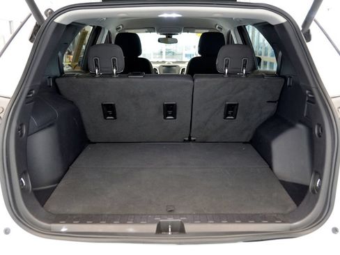 Used 2018 Chevrolet Equinox LT FWD image 28