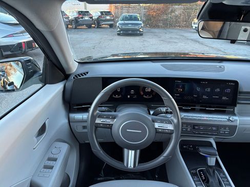 Used 2025 Hyundai Kona SEL image 34