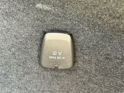 Used 2024 Volvo XC90 B6 Ultimate w/ Lounge Package image 16