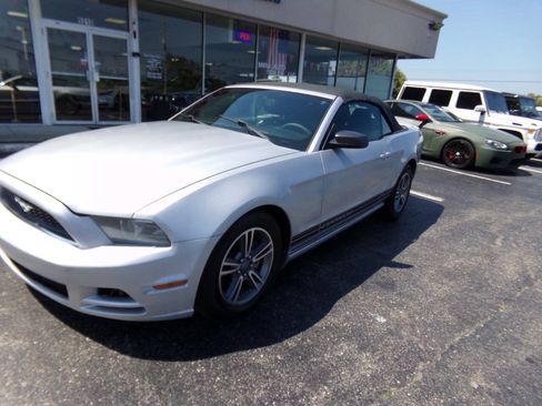 Used 2014 Ford Mustang Premium w/ Equipment Group 201A RWD image 27