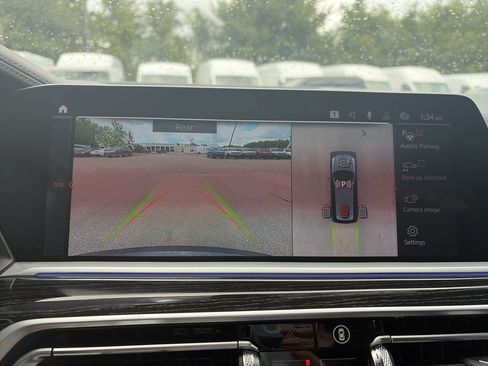 Used 2020 BMW X7 xDrive40i w/ M Sport Package AWD/4WD image 26