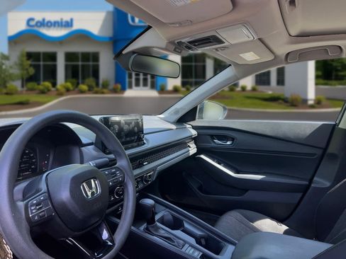 Used 2025 Honda Accord SE image 15
