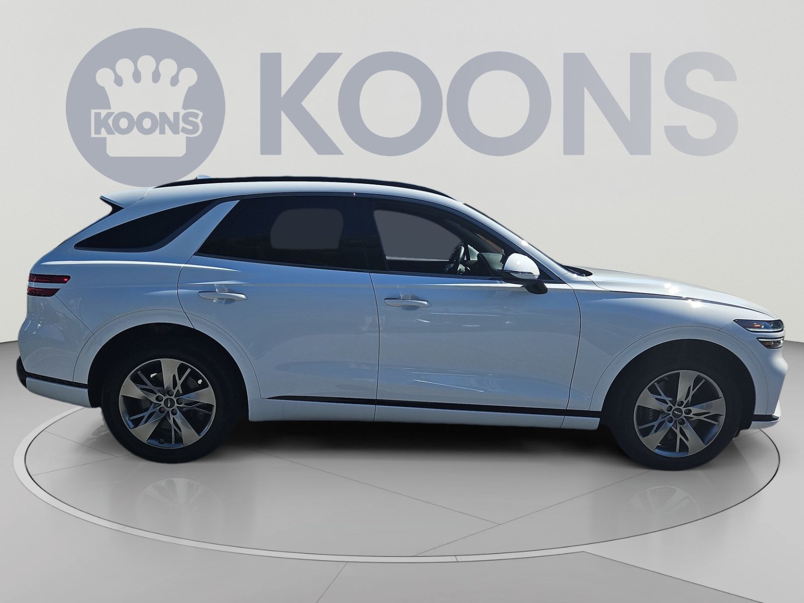 Used 2025 Genesis GV70 3.5T Sport AWD/4WD image 8