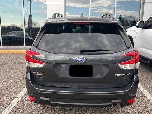 Used 2022 Subaru Forester Premium image 5