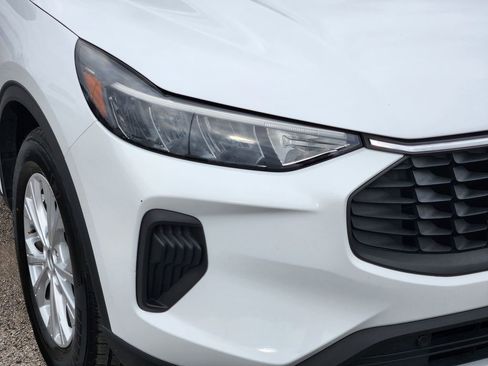 Used 2024 Ford Escape Active w/ Cold Weather Package image 9