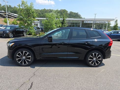 Used 2024 Volvo XC60 B5 Plus AWD/4WD image 6