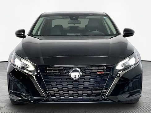 Used 2024 Nissan Altima 2.5 SR FWD image 4