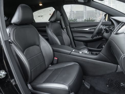 Used 2025 INFINITI QX55 Luxe w/ Cargo Package image 38