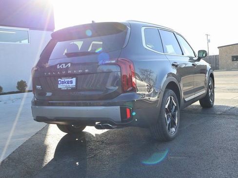 New 2025 Kia Telluride S image 7
