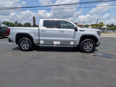 Used 2022 GMC Sierra 1500 SLT AWD/4WD image 4