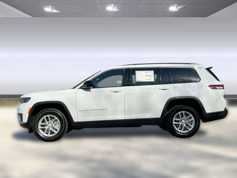 New 2025 Jeep Grand Cherokee L Laredo image 2