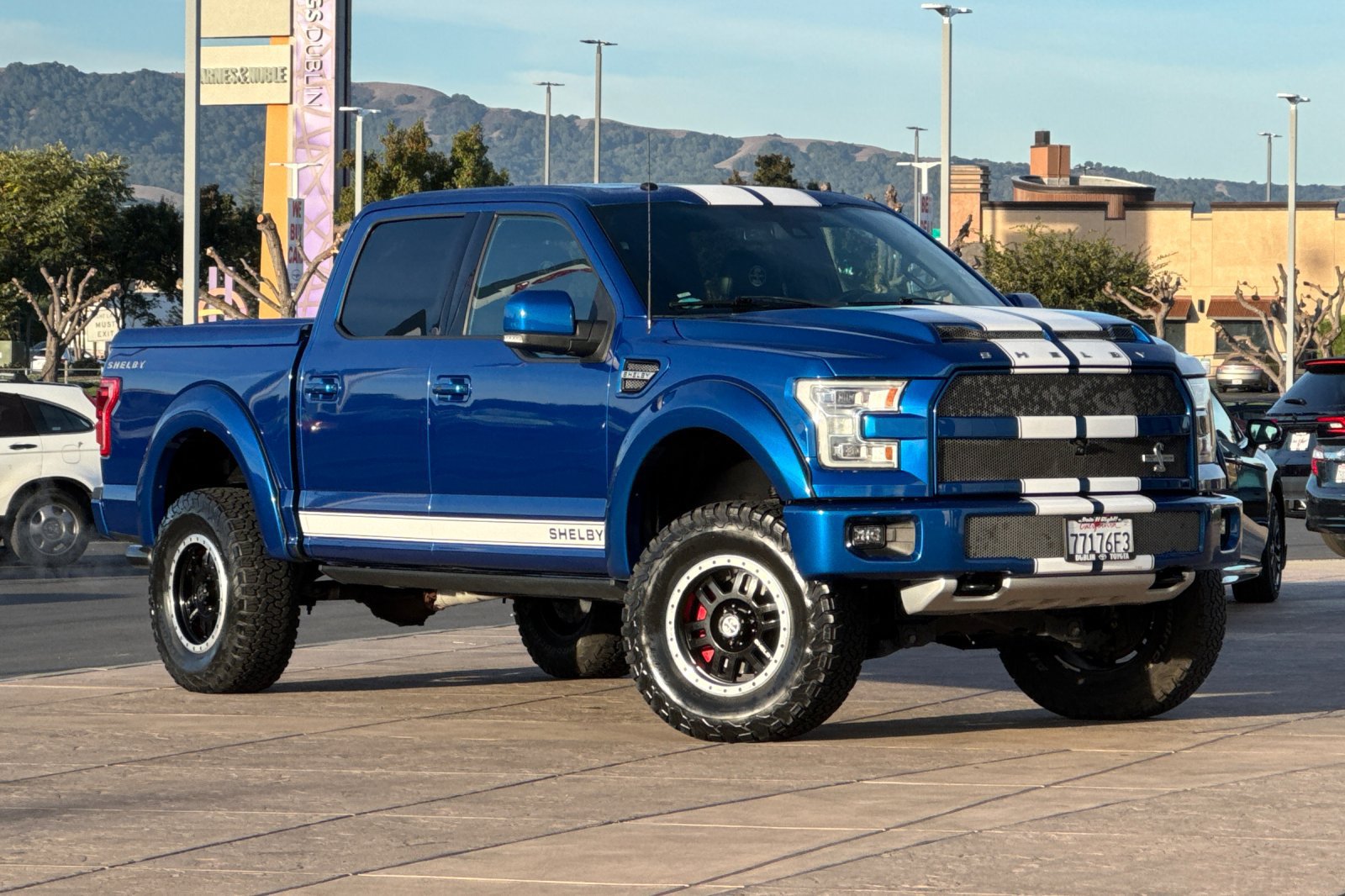 Used 2017 Ford F150 Lariat w/ Equipment Group 502A Luxury AWD/4WD image 2