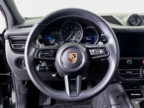 Certified 2025 Porsche Macan AWD/4WD image 21