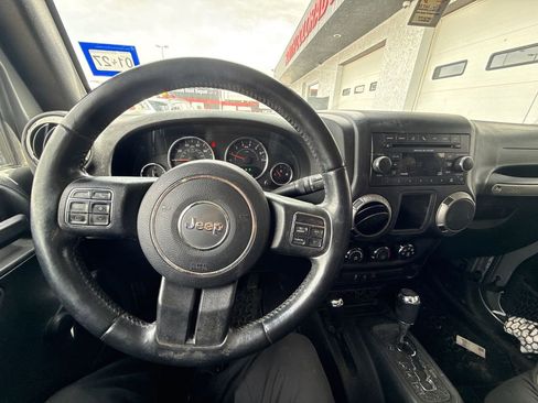 Used 2017 Jeep Wrangler Unlimited Sport w/ Max Tow Package image 10