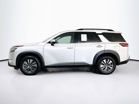 Used 2025 Nissan Pathfinder SV AWD/4WD image 4