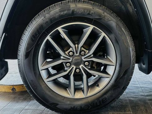 Used 2020 Jeep Grand Cherokee Limited AWD/4WD image 28