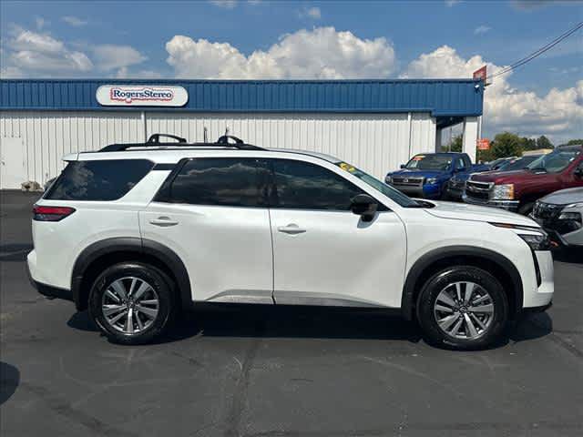 Used 2026 Nissan Pathfinder SL FWD image 2
