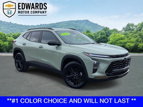 Certified 2025 Chevrolet Trax ACTIV w/ Driver Confidence Package image 1