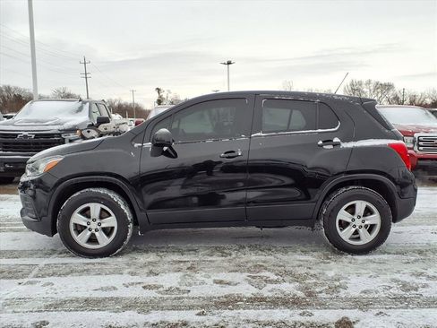Used 2021 Chevrolet Trax LS w/ Tint and Cruise Package image 8